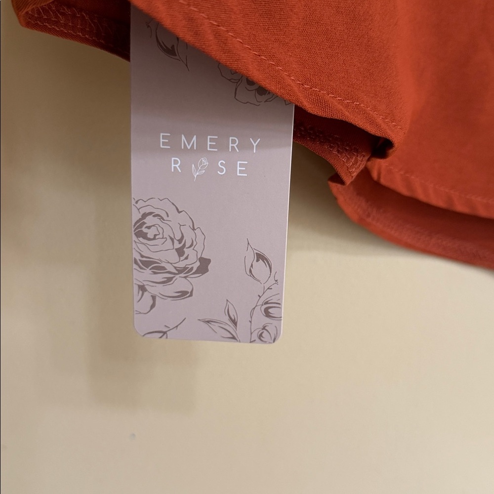 Emery Rose Women's V-Neck Rust Top - Picture 6 of 9